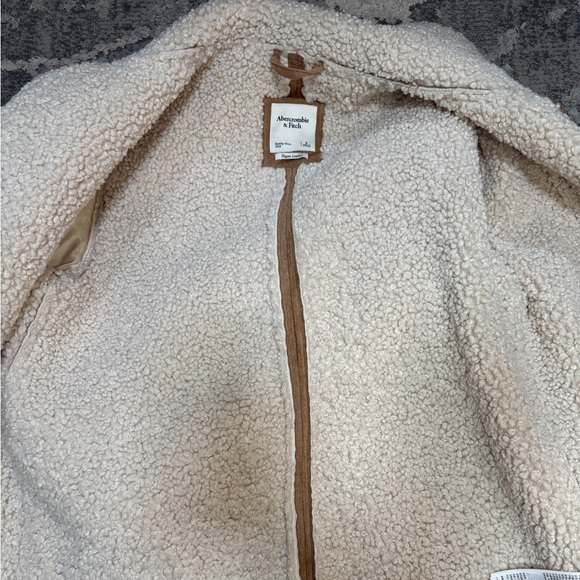 Abercrombie & Fitch Vegan Suede Shearling Coat - Picture 10 of 10